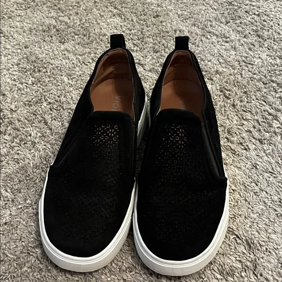 Vionic Black Slip-On Sneakers Kimmie Perf - women’s ladies wide 8.5 - Picture 2 of 12